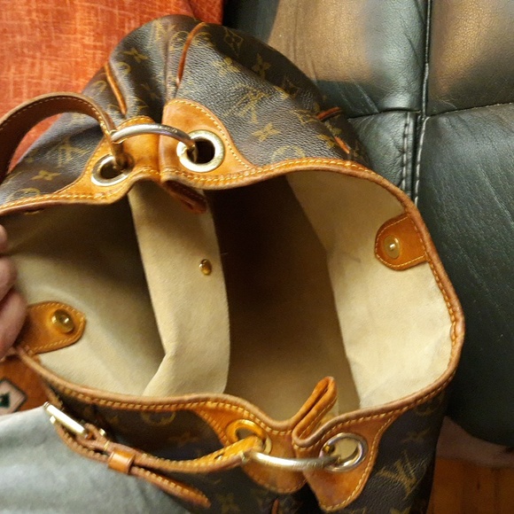 Louis Vuitton purse - Picture 5 of 7